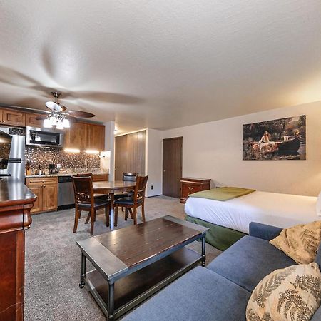 Cozy Studio W/Kitchenette Easily Accessible #113 At Donner Lake Village Truckee Bagian luar foto